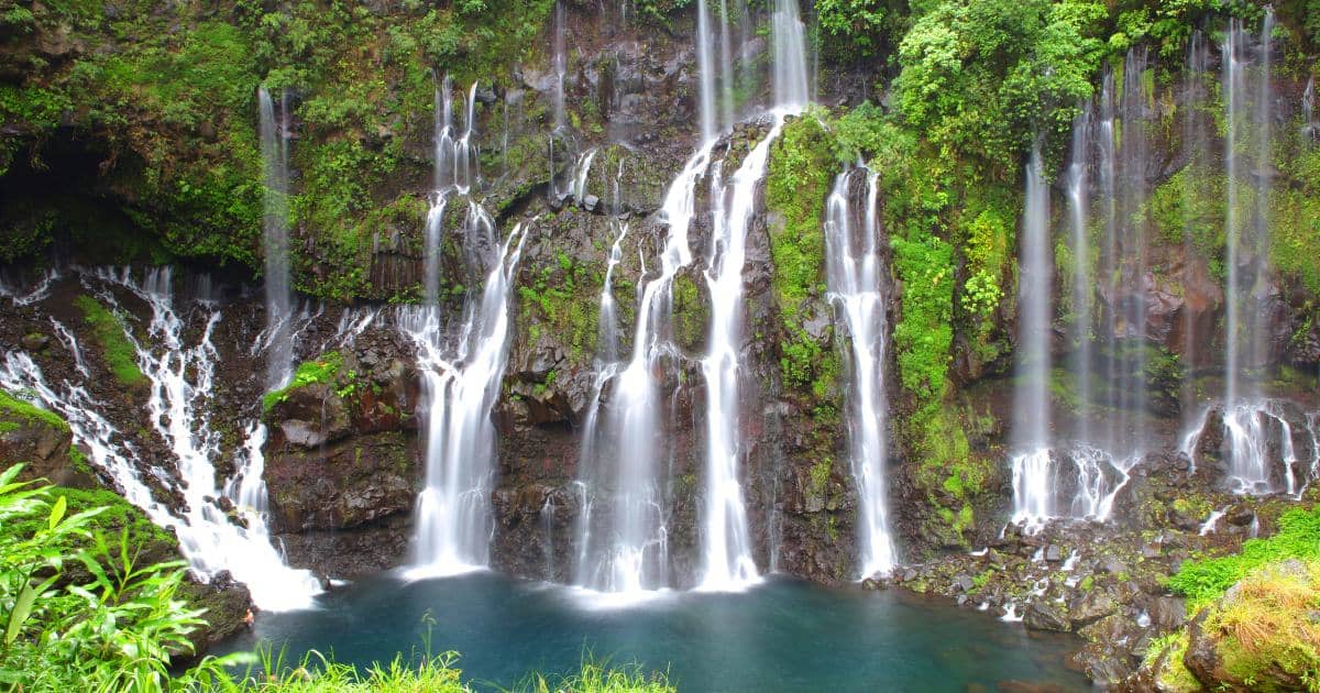 Belvédère sur la cascade Grand-Galet, vue plongeante sur le bassin turquoise