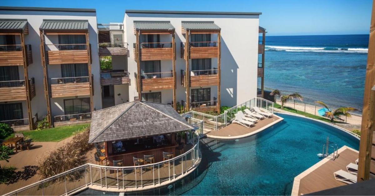 Hôtel Le Battant des Lames 3 étoiles à Saint-Pierre avec piscine vue océan et accès plage